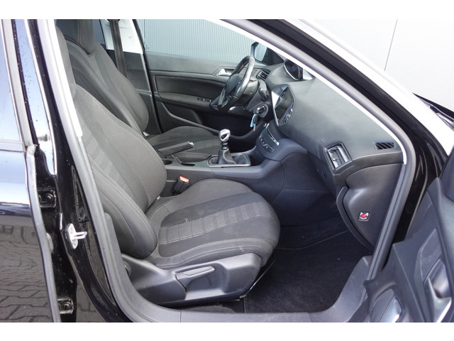 Foto 5 van Peugeot 308 SW 1.6 BlueHDI Blue Lease Executive Pack