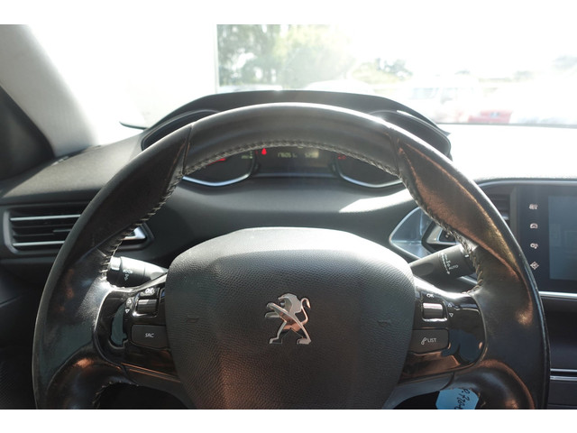 Foto 9 van Peugeot 308 SW 1.6 BlueHDI Blue Lease Executive Pack