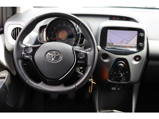 Foto 5 van Toyota Aygo 1.0 VVT-i X-Play, Navi, Camera, LED  speed limiter.