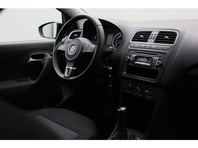 Foto 2 van Volkswagen Polo 1.2 Easyline 2011 | Airco | Stoelverwarming | Regensensor | Elektrische Ramen | Elek