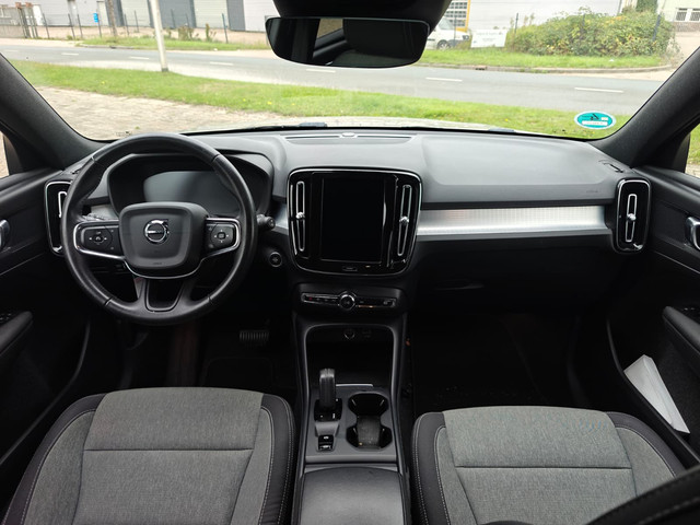Foto 6 van Volvo XC40 T3 Momentum Pro | Rijklaarprijs | Trekhaak | Automaat |