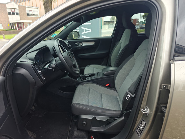 Foto 8 van Volvo XC40 T3 Momentum Pro | Rijklaarprijs | Trekhaak | Automaat |