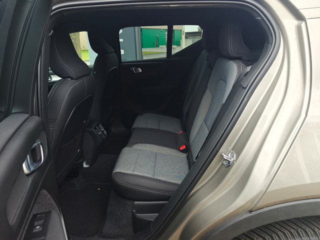 Foto 9 van Volvo XC40 T3 Momentum Pro | Rijklaarprijs | Trekhaak | Automaat |