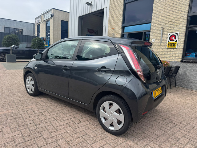 Foto 9 van Toyota Aygo 1.0 VVT-i- bluetooth- unieke kmstand- automaat
