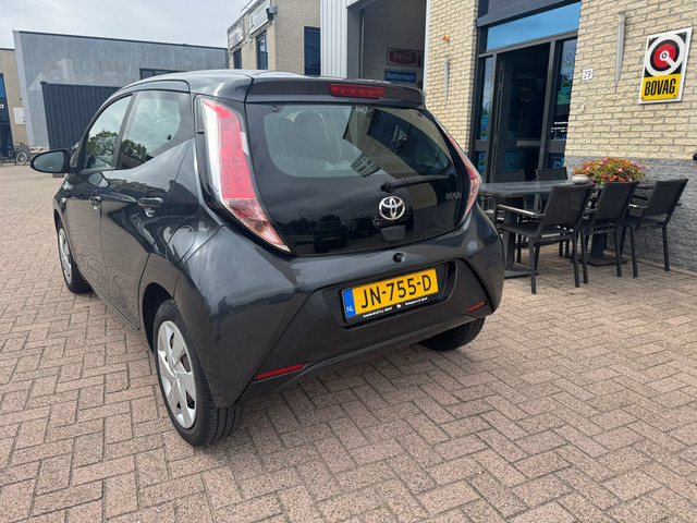 Foto 8 van Toyota Aygo 1.0 VVT-i- bluetooth- unieke kmstand- automaat