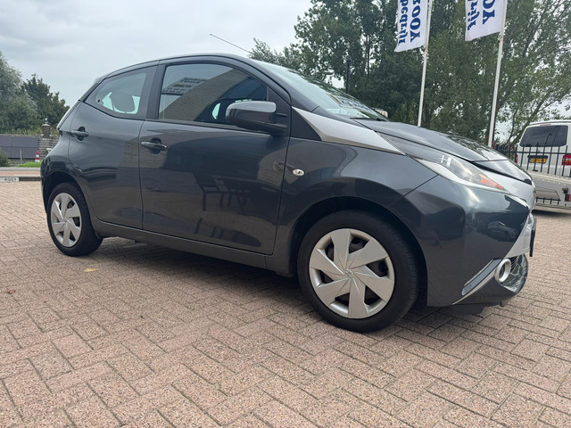 Foto 6 van Toyota Aygo 1.0 VVT-i- bluetooth- unieke kmstand- automaat