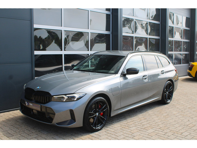 Foto 10 van BMW 3-serie Touring 330e M-Sport Pro | ACC | Head-up | HK | 19''