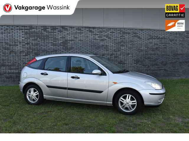 Ford Focus 1.6-16V Trend Automaat Airco 5-deurs 1e eigenaar Pdc Trekhaak lees goed!!! HANDELSAUTO -