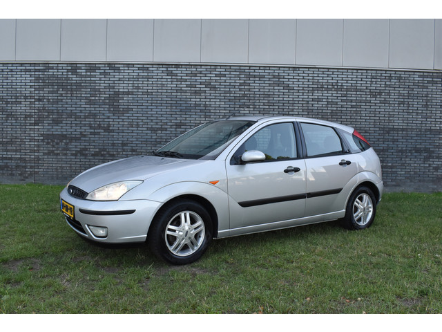 Foto 2 van Ford Focus 1.6-16V Trend Automaat Airco 5-deurs 1e eigenaar Pdc Trekhaak lees goed!!! HANDELSAUTO -