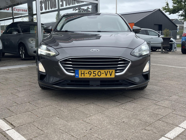 Foto 6 van Ford Focus 1.0 EcoBoost Titanium Business /Cruise/Clima/Trekhaak afneembaar/Navi/2020/