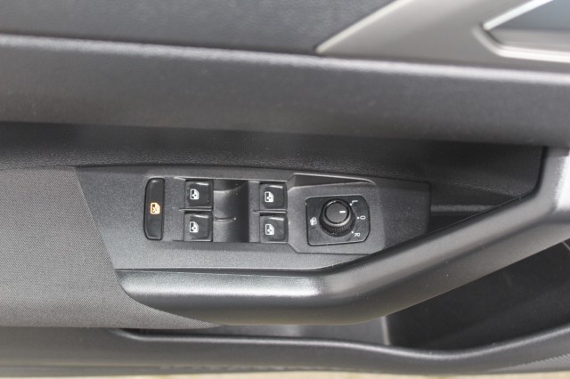 Foto 8 van VOLKSWAGEN POLO 1.0 TSI COMFORTLINE BUSINESS