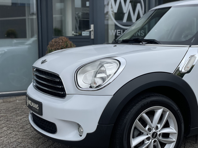 Foto 8 van MINI Countryman 2.0 Cooper D Aut. | Leder | 17 inch | Nieuwe APK