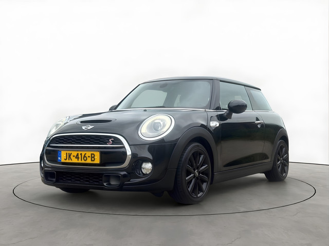 Foto 2 van MINI Cooper S 2.0 192PK Chili Serious Business Head-UP Leer LED