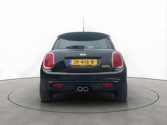 Foto 5 van MINI Cooper S 2.0 192PK Chili Serious Business Head-UP Leer LED