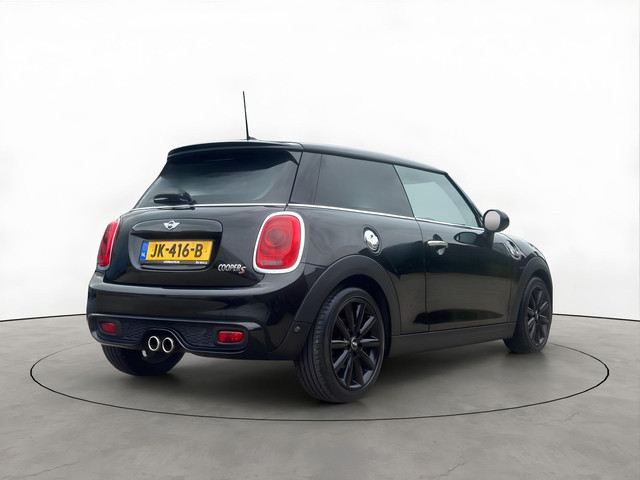 Foto 6 van MINI Cooper S 2.0 192PK Chili Serious Business Head-UP Leer LED