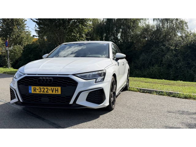 Foto 10 van Audi A3 Sportback - 30 TFSI S edition