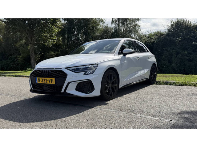 Foto 8 van Audi A3 Sportback - 30 TFSI S edition
