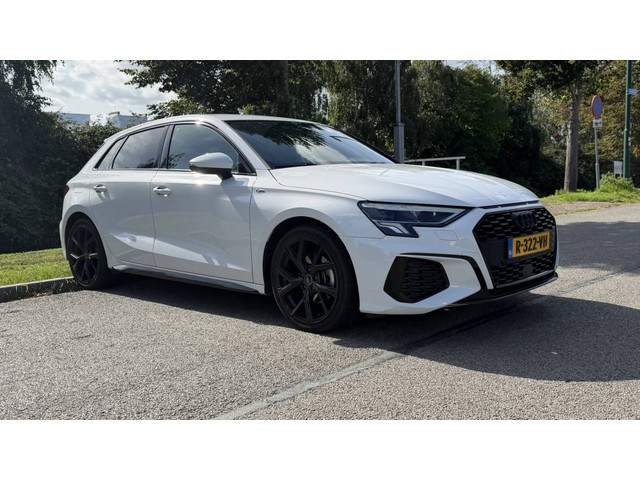 Foto 6 van Audi A3 Sportback - 30 TFSI S edition