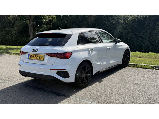 Foto 4 van Audi A3 Sportback - 30 TFSI S edition