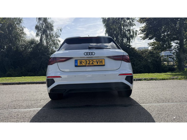 Foto 3 van Audi A3 Sportback - 30 TFSI S edition