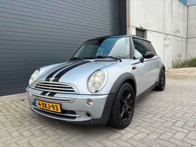 Foto 10 van Mini 1.6i Cooper Pepper AUT PANO PDC CLIMA