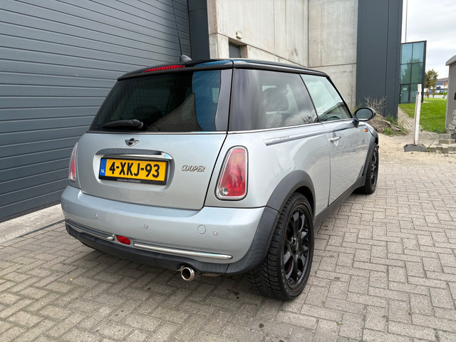 Foto 9 van Mini 1.6i Cooper Pepper AUT PANO PDC CLIMA