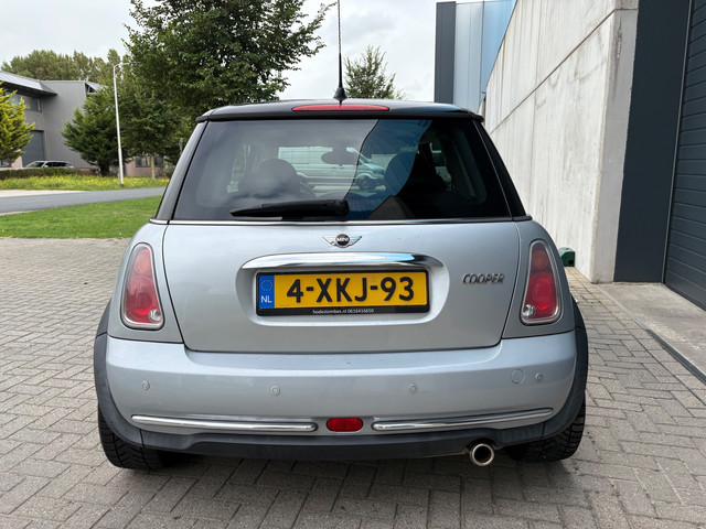 Foto 6 van Mini 1.6i Cooper Pepper AUT PANO PDC CLIMA