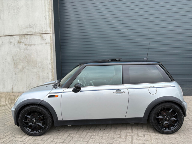 Foto 5 van Mini 1.6i Cooper Pepper AUT PANO PDC CLIMA