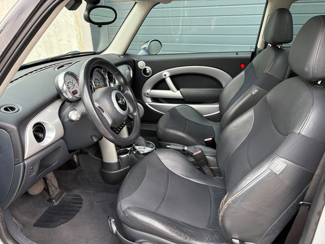 Foto 2 van Mini 1.6i Cooper Pepper AUT PANO PDC CLIMA