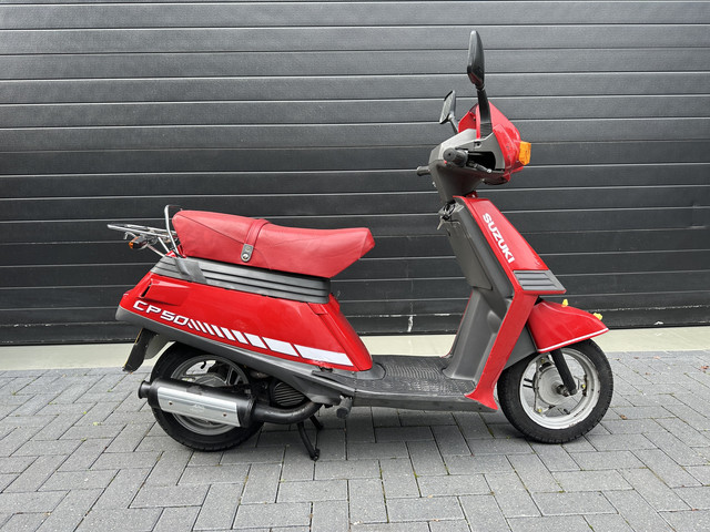 Foto 2 van Suzuki CP50 Retro Vintage scooter bromscooter bromfiets BJ 1985