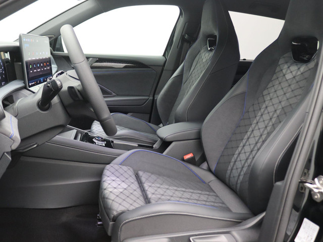 Foto 9 van Volkswagen Tayron 1.5 eHybrid R-Line Edition 272PK DSG Panoramadak, Trekhaak, Head-Up Display, Black