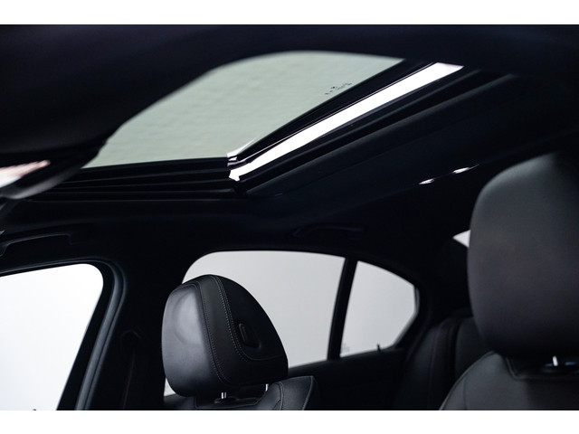 Foto 6 van BMW 3-serie 320e M Sport|Open dak|Harman Kardon|Leder|NAP
