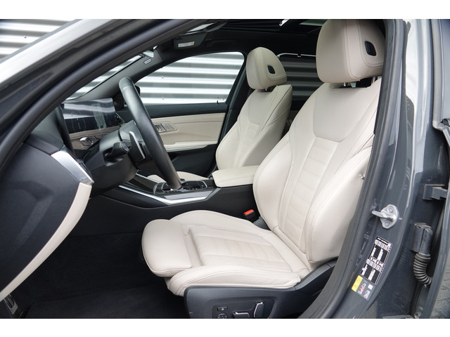 Foto 5 van BMW 3 Serie Touring 330e M-Sport Pro | Panodak | Trekhaak | H&K | HUD | Carbon | Memory | ACC |