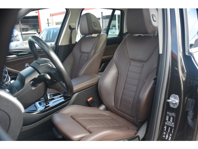 Foto 8 van BMW X3 xDrive20i High Executive | Navigatie | Panoramadak | Sportstoelen | Stoelverwarming | Full LE