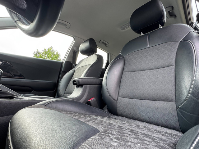 Foto 10 van Kia Niro 1.6 GDi Hybrid DynamicLine | Adaptive Cruise Control | Navi |Carplay |