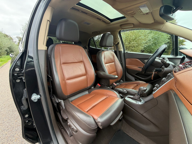 Foto 3 van Opel Mokka 1.4 T Cosmo Automaat 5DRS Leder Navi Clima Stoelverwarming Stuur verwarming Perfect onder
