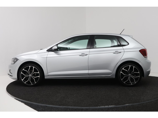 Foto 2 van Volkswagen Polo 1.0 TSI Sport (STOELVERWARMING, PARKEERSENSOREN, MULTIMEDIA)