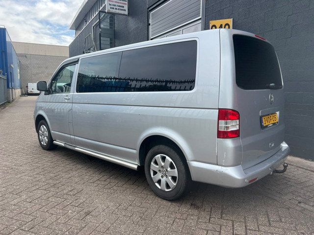 Foto 2 van Volkswagen Transporter 2.5 TDI 340 4Motion Trendline DC