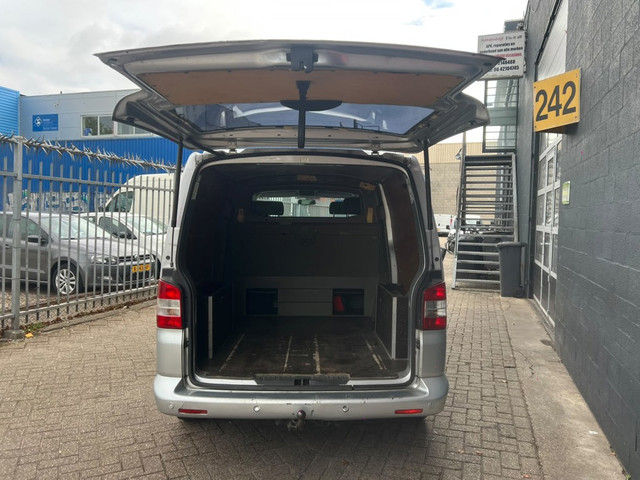 Foto 6 van Volkswagen Transporter 2.5 TDI 340 4Motion Trendline DC