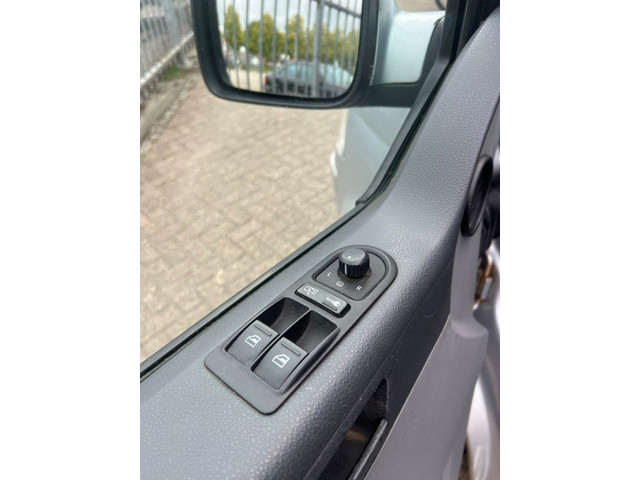 Foto 8 van Volkswagen Transporter 2.5 TDI 340 4Motion Trendline DC