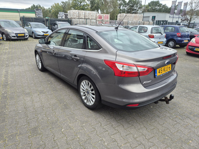 Foto 9 van Ford Focus Ford Focus 1.6 TI-VCT First Edition-SEDAN