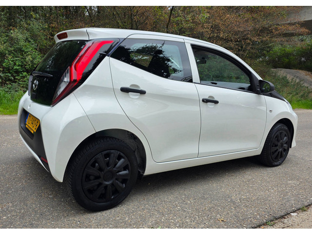 Foto 3 van Toyota Aygo 1.0 VVT-i - NL Auto - 2e Eigenaar - 69.200 KM -