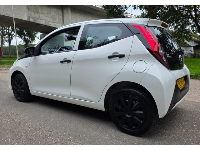 Foto 4 van Toyota Aygo 1.0 VVT-i - NL Auto - 2e Eigenaar - 69.200 KM -
