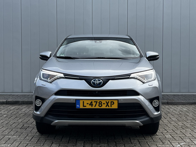 Foto 3 van Toyota RAV4 2.5 Hybrid AWD Dynamic Trekhaak Stoelverwarming Stuurverwarming Dodehoek detectie