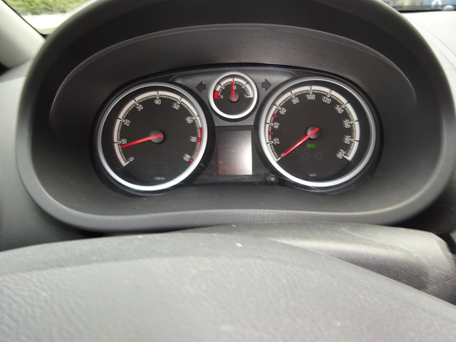 Foto 3 van Opel Corsa 1.2-16V '111' Edition MET APK AIRCO