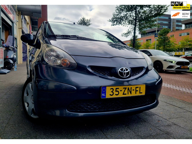 Foto 10 van Toyota Aygo 1.0-12V + 5drs Airco ElecRam Apk