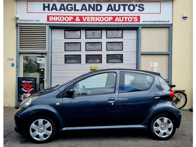 Foto 8 van Toyota Aygo 1.0-12V + 5drs Airco ElecRam Apk
