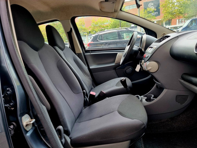 Foto 4 van Toyota Aygo 1.0-12V + 5drs Airco ElecRam Apk