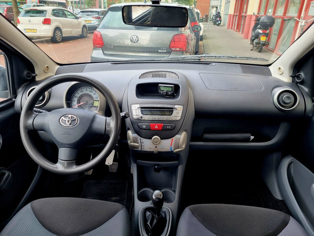 Foto 3 van Toyota Aygo 1.0-12V + 5drs Airco ElecRam Apk