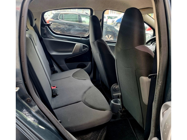Foto 2 van Toyota Aygo 1.0-12V + 5drs Airco ElecRam Apk